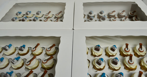 Banjo & Whiskey Cupcakes by sugar street boutique toronto. banjo & whiskey cupcakes toronto. banjo & whiskey cupcakes. banjo brothers. banjo brothers toronto. Banjo cupcakes. banjo cupcakes toronto. whiskey cupcakes. whiskey cupcakes toronto. 100 cupcakes.