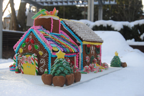 gingerbread house toronto by sugar street boutique. candy factory gingerbread house. christmas gingerbread.