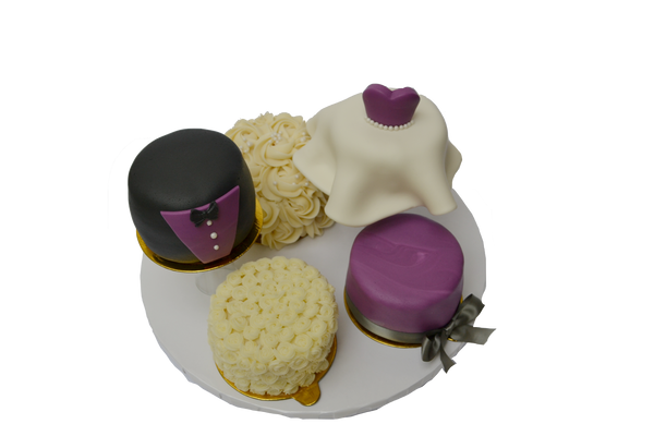 Bridal Mini cakes. Toronto weddings. Toronto cakes. mini cakes. wedding mini cakes. Sugar Street Boutique. bride and groom cakes. bride and groom mini cakes.