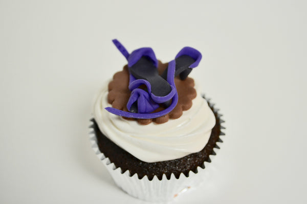 high heel cupcakes by sugar street boutique. cupcake toronto. sugar street boutique toronto. high heel cupcakes toronto. high heel cupcakes. mini high heels fondant. high heel fondant. chocolate marshmallow cupcake. chocolate marshmallow cupcake toronto. chocolate cupcake. marshmallow icing. dancing shoes fondant. dancing shoes cupcakes. dancing shoe cupcake. dancing shoes cupcakes toronto.