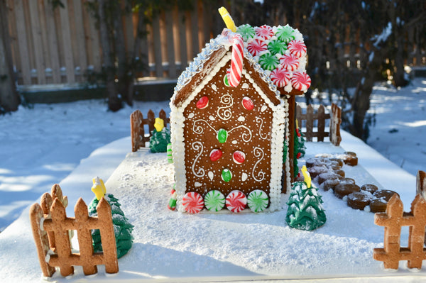 gingerbread house toronto by sugar street boutique. christmas gingerbread house